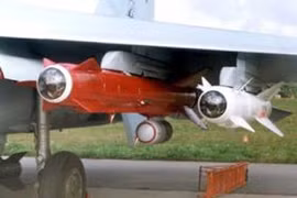 “Hổ mang chúa” SU-30 Việt Nam và 'Ruồi trâu' nhắm đâu chết đó