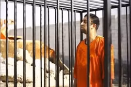 Phi công người Jordan Maaz al-Kassasbe bị IS thiêu sống hồi tháng 2 năm nay - Ảnh: Reuters