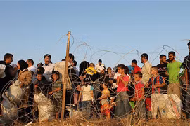 Người tị nạn Syria tại biên giới với Thổ Nhĩ Kỳ ở Hatay. Ảnh: EPA