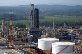 Đàm phán mua cổ phần nhà máy Dung Quất của Gazprom bị kéo dài vì các khoản nợ
