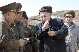 Nhà lãnh đạo Kim Jong-un đã ra lệnh cho các lực lượng ở tiền tuyến bước vào tình trạng chiến tranh. Ảnh: KCNA