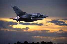 Máy bay tiêm kích Tornado thuộc lực lượng không quân Hoàng gia Anh trên chiến trường Syria