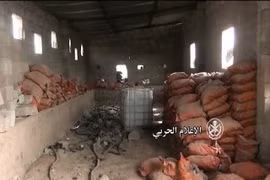 khu nhà xưởng của IS trên chiến trường Deir Ezzor - ảnh minh họa video