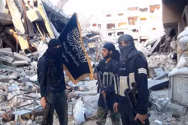 Nhóm chiến binh thánh chiến Al-Qaeda Syria trong trại Yamouk
