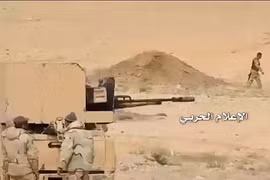 Binh sĩ quân đội Syria trên chiến tuyến phòng ngự sân bay T-4 Palmyra