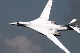 Máy bay ném bom chiến lược siêu thanh Tu-160 Thiên nga trắng