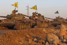 Xe tăng lực lượng dân quân người Kurd YPG trên chiến trường tỉnh Raqqa