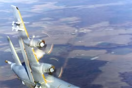 Kilo Việt Nam như 'hổ thêm cánh' với sát thủ P-3 Orion