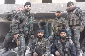 Binh sĩ quân đội Syria chuẩn bị tấn công Trại Yarmouk