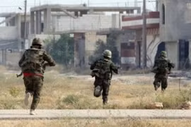 Binh sĩ quân đội Syria tấn công trên vùng Tây Ghouta