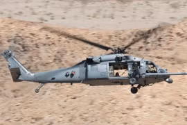 Trực thăng vận tải tấn công Sikorsky HH-60 Pave Hawk trên sa mạc Trung Đông. Ảnh minh họa USAF