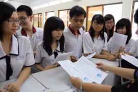 Mệt mỏi trong ngày cuối xét tuyển đại học nguyện vọng một