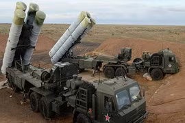 Hệ thống tên lửa phòng không S-400 Triumph của Nga