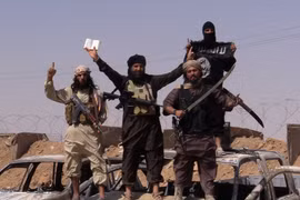 IS phá hoại cả nghĩa trang người Công giáo ở Deir Ezzor