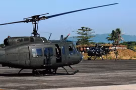  Máy bay trực thăng UH-1 Huey của quân đội Philippines làm nhiệm vụ tại Mindanao. Ảnh: WSJ