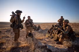 Lực lượng Săn IS cơ động trên chiến trường sa mạc tỉnh Homs - ảnh truyền thông Săn IS (ISIS Hunters)