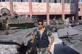 Xe tăng T-72AB quân đội Syria trong xưởng sửa chữa, phục hồi