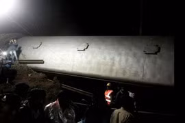 Hiện trường vụ tai nạn. Ảnh: Reuters.