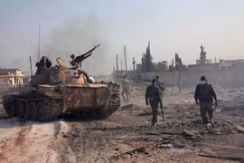 Binh sĩ Vệ binh Cộng hòa Syria trên chiến trường ngoại ô Damascus
