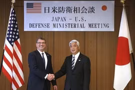 Bộ trưởng Quốc phòng Mỹ Ashton Carter và người đồng cấp Gen Nakatani đã khẳng định rằng liên minh an ninh Mỹ- Nhật Bản đang chặt chẽ hơn bao giờ hết