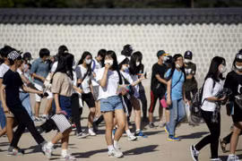 Hàn Quốc 'ngập' khẩu trang vì MERS 