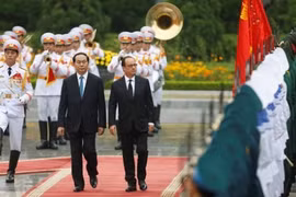 Chủ tịch nước Trần Đại Quang trong lễ đón chính thức Tổng thống Pháp Francois Hollande tại Phủ Chủ tịch
