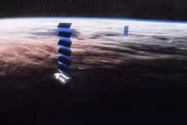 Vệ tinh Starlink của SpaceX trong không gian. Ảnh BloombergNews
