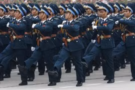 Không quân Việt Nam diễu hành