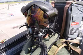 Mũ bay cho Joint Strike Fighter gần 9 tỷ đồng