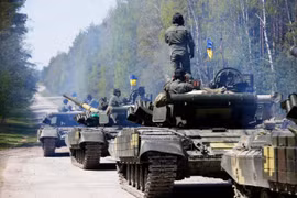 Xe tăng T-72 quân đội Ukraine nhận được từ các nước Đông Âu. Ảnh Military Ukraine.