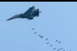 Video: Cận cảnh máy bay Su-24, Su-35 Nga không kích