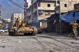 Binh sĩ quân đội Syria trên chiến trường Wadi Barama