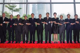 Bộ trưởng Tài chính các nước ASEAN tại Hội nghị. Ảnh: AP