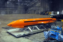 Bom GBU-43 "Mẹ của các loại bom"