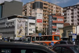 Thành phố Pristina có số dân lên tới hơn 200.000 người.