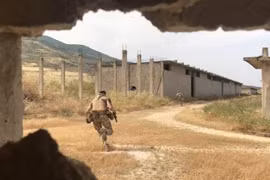 Quân nhân người Nga trên chiến trường Idlib, Hama. Ảnh ANNA News