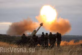 Lực lượng pháo binh quân đội Ukraina bắn phá Gorlovka. Ảnh minh họa Rusvesna