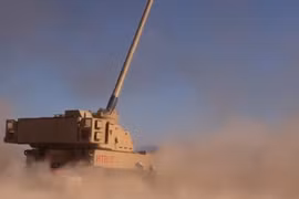 Pháo tự hành Mỹ Paladin bắn thử nghiệm trên thao trường YPG.