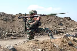 Binh sĩ Syria chiến đấu trên chiến trường Maydaa