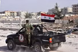 Xe của quân đội Syria cơ động trên chiến trường Aleppo