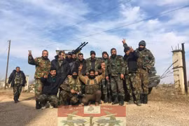 Lực lượng tiếp vận quân đội Syria đến sân bay T-4