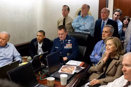 Tổng thống Obama và giới chức chóp bu trong chính quyền Mỹ trực tiếp theo dõi cuộc đột kích từ Nhà Trắng. Ảnh: BBC