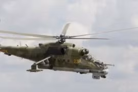 Vài mét cách tử thần - Clip Mi-24 không quân Syria ném bom