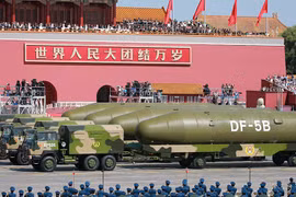 Tên lửa Đông Phong - 5 của Trung Quốc trong cuộc diễu binh (ảnh minh họa)