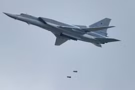Máy bay ném bom chiến lược tầm xa Tu-22M3 tiếp tục không kích IS