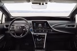 Tại trụ sở tập đoàn Toyota ở Tokyo, Mirai được bán với giá khoảng 56.000 bảng Anh.
