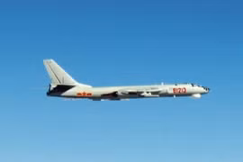Chiến đấu cơ Trung Quốc bay gần các đảo của Nhật Bản. Ảnh: Japan Air Self-Defense Force