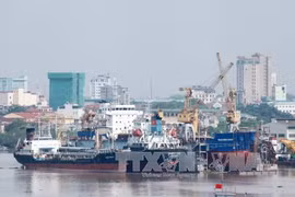 Hải Phòng tràn lan tàu quá khổ quá tải 