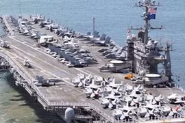 Tàu sân bay hạt nhân George H.W.Bush của Mỹ 