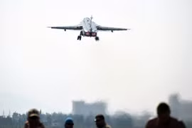 Scandal: Su 24 của Nga bị Thổ Nhĩ Kỳ bắn hạ trên biên giới Syria